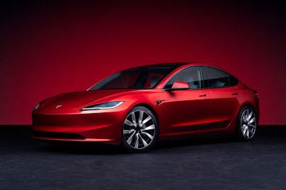 テスラ 2023 Model 3 ロングレンジ