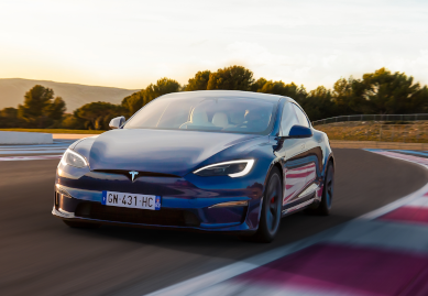 テスラ 2023 Model S Base